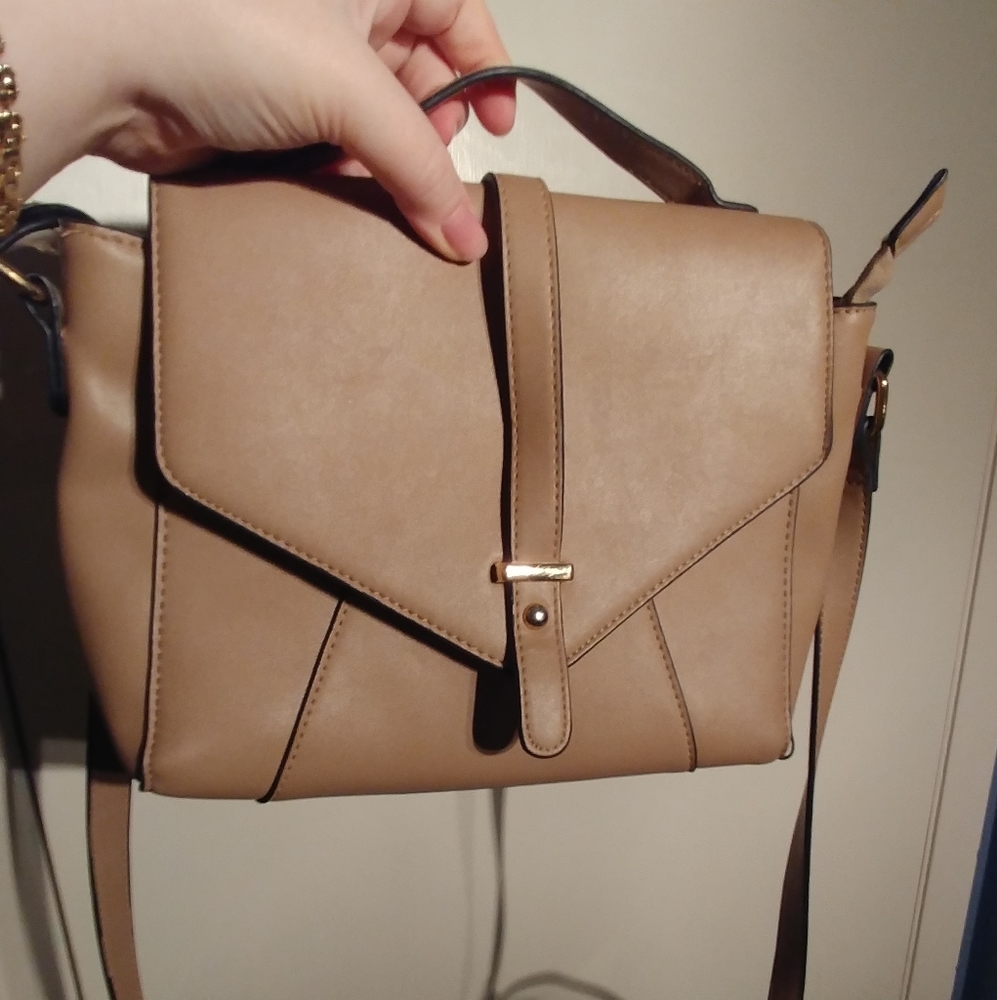 Tan crossbody purse
